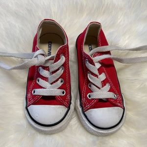 Red Converse size 6